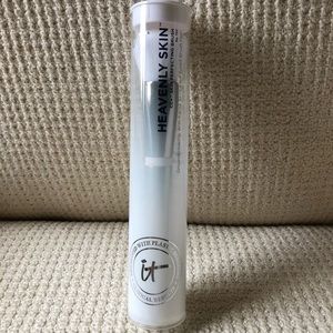 IT Heavenly Skin CC Skin Perfecting Brush